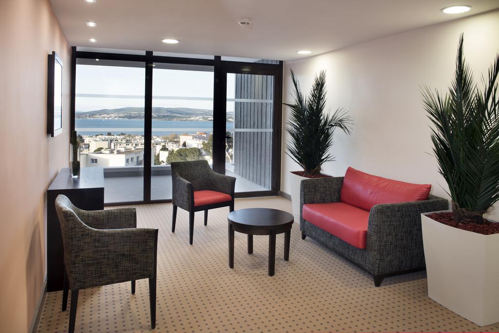 Domitys Le Ruban D'Azur Aparthotel Sete Bilik gambar